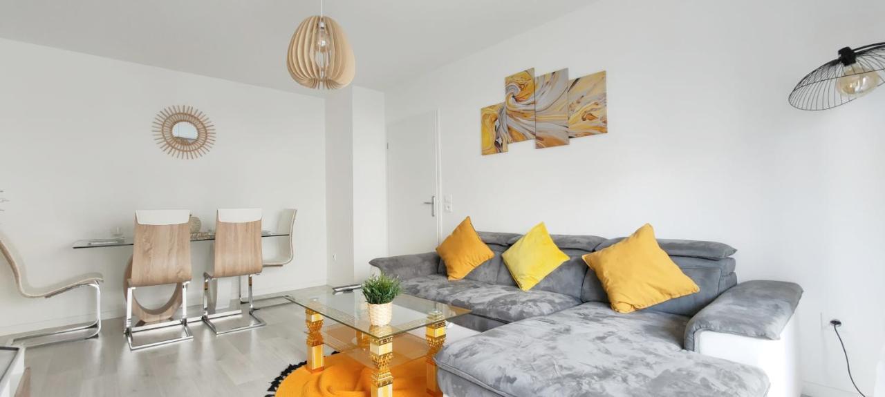 Chic Apart With Parking Near Paris Apartment Epinay-sur-Seine Bagian luar foto