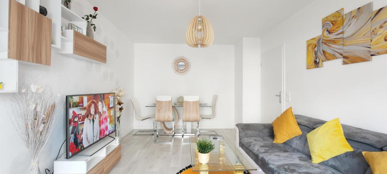 Chic Apart With Parking Near Paris Apartment Epinay-sur-Seine Bagian luar foto