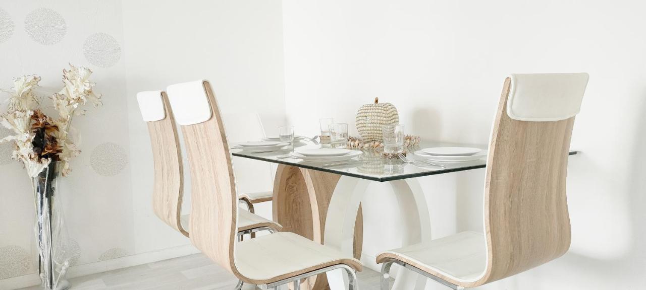 Chic Apart With Parking Near Paris Apartment Epinay-sur-Seine Bagian luar foto